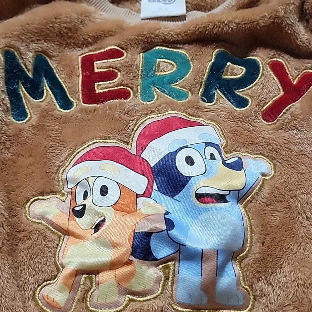 Bluey Sz 4T 'Merry' Holiday Plush Sweatshirt - Picture 2 of 6